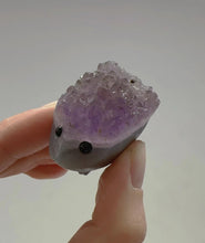 Load image into Gallery viewer, 2&#39;&#39; Amethyst Cluster Hedgehog Animal Carving
